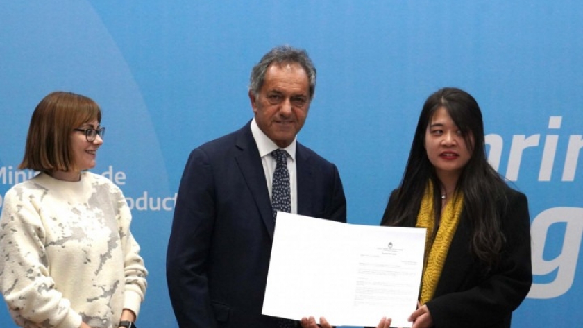 Scioli recibió a directivos de la minera Liex, que invertirá U$S 371 millones para la producción de litio en Catamarca