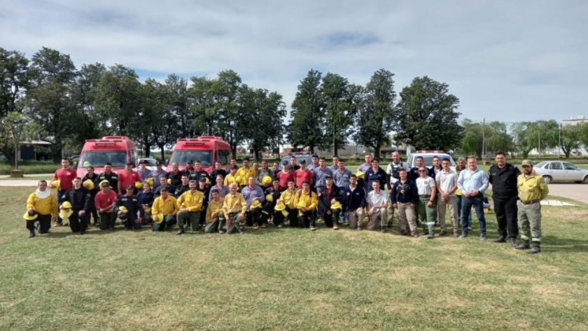 Ambiente continúa con capacitaciones para combatientes de incendios forestales
