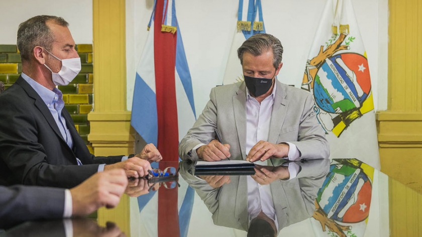 Paraná firmó un convenio de pasantías con la UCA