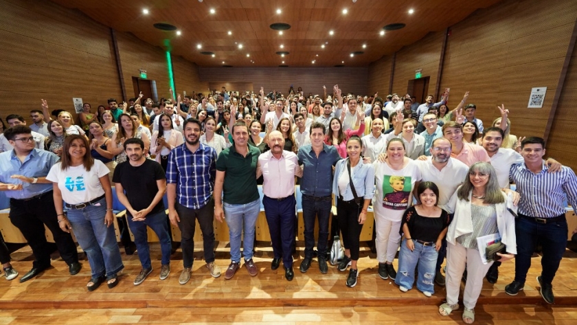 Wado de Pedro participó en la inauguración de un centro de medicina nuclear en Formosa y de un encuentro con jóvenes militantes   