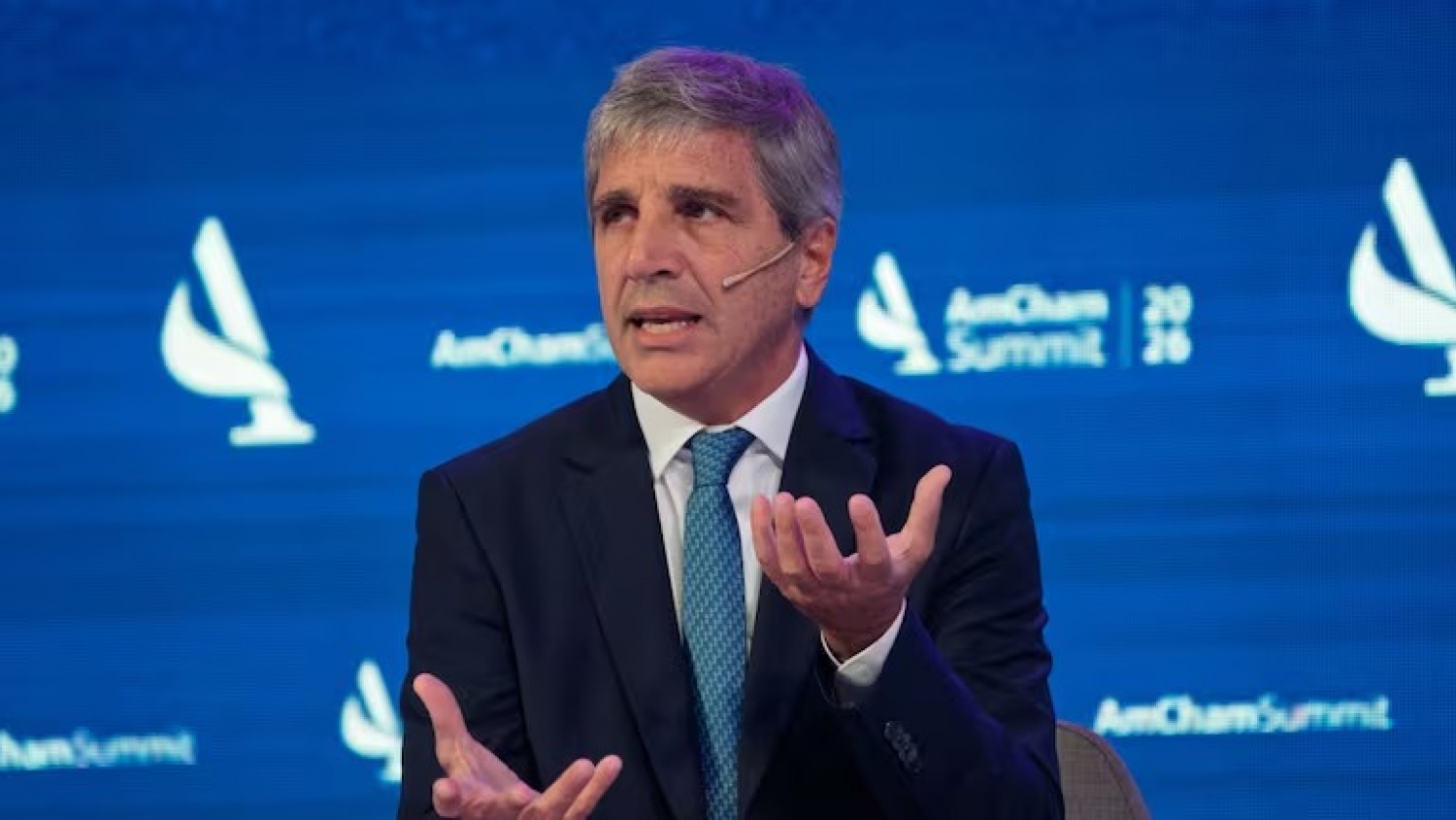Caputo anunció un plan para ampliar el crédito hipotecario