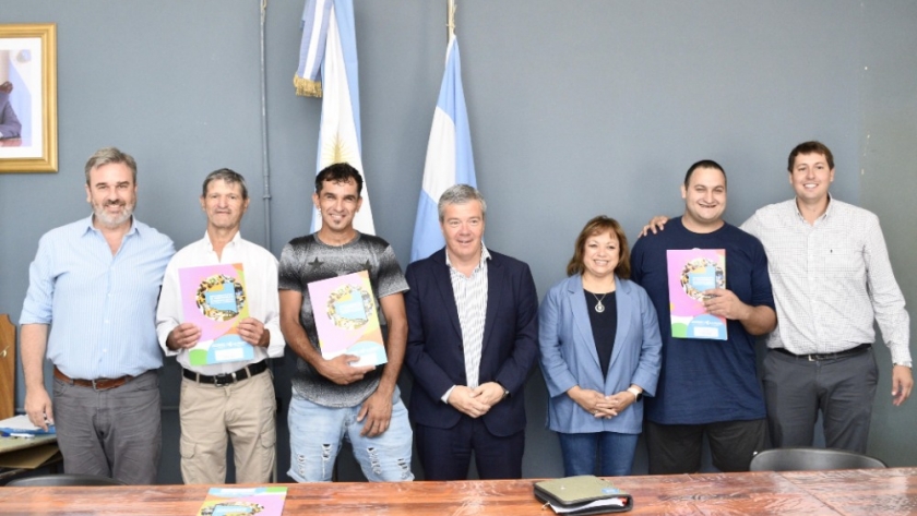 La Provincia destinó más de $10 millones a programas de descentralización en Uriburu y Metileo