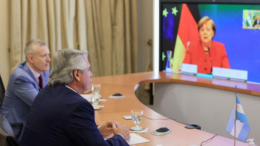 El Presidente mantuvo una comunicación con la canciller alemana Angela Merkel