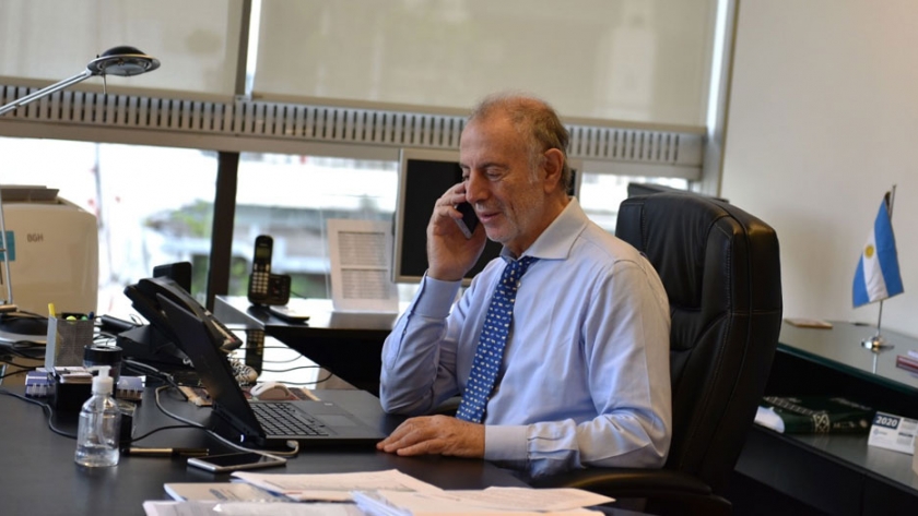 Neme: "Trabajar junto al sector privado para ganar mercados y recuperar competitividad para los arándanos argentinos"