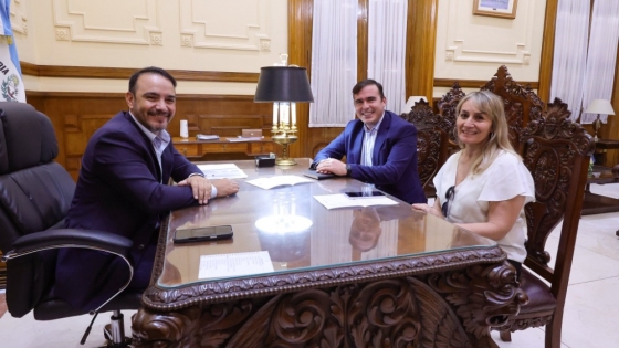 Valdés reforzó el diálogo institucional con intendentes y autoridades provinciales en Casa de Gobierno