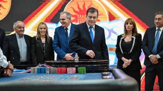 Zamora inauguró la temporada turística 2025 de Las Termas de Río Hondo con una gran fiesta
