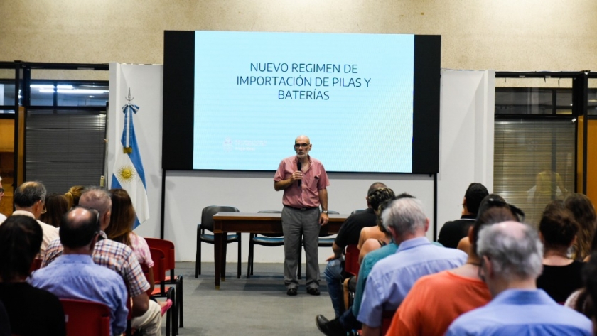 Se presentaron los alcances del nuevo régimen para la importación de pilas