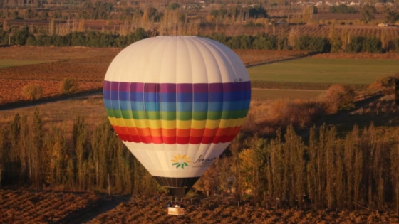 Descubrir Mendoza desde las alturas: la experiencia de volar en globo sobre viñedos y olivares