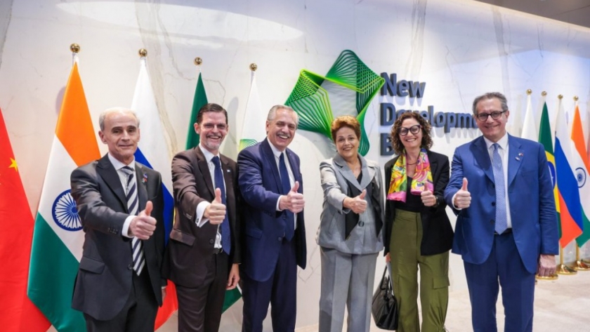 Alberto Fernández se reunió con Dilma Rousseff en Shangai: Argentina adhirió al Banco de los BRICS