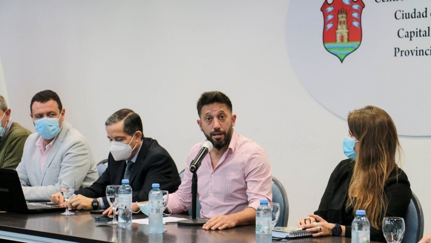 Río Cuarto presentó la temporada de verano 2021-2022