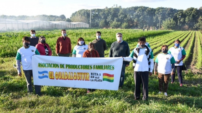 El ministro Rodríguez presentó un convenio con agricultores familiares