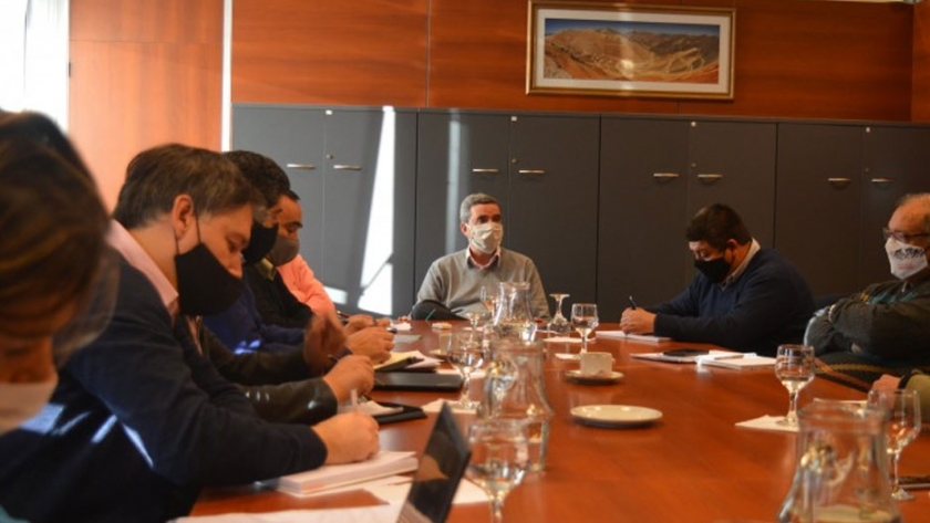 Minería logró un principio de solución entre proveedores iglesianos y Veladero