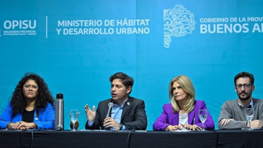 Kicillof encabezó la firma de contratos para la ejecución de obras de integración urbana en seis municipios