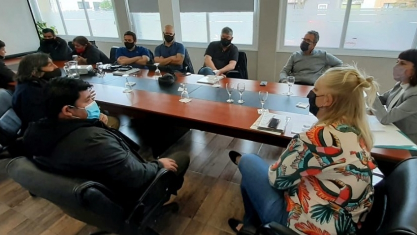 El Gobierno articula acciones para fortalecer al sector productivo de Caleta Olivia
