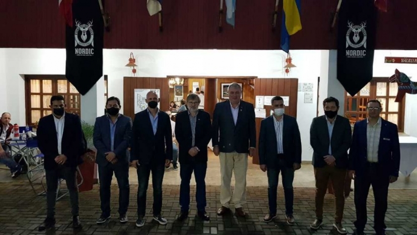 Con la visión de volver a poner en valor a todo el sector en la región, sesionó el COLITUR