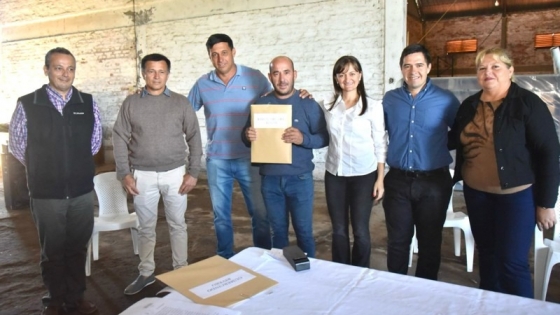 El gobierno provincial entregó la cancelación de hipotecas a productores tabacaleros de San Martín
