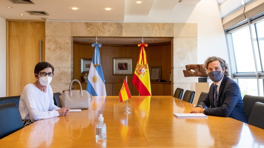 El canciller Cafiero dio la bienvenida a la nueva embajadora de España y acordaron profundizar las relaciones bilaterales