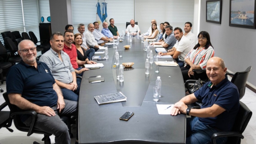 Gildo Insfrán encabezó reunión del Gabinete provincial