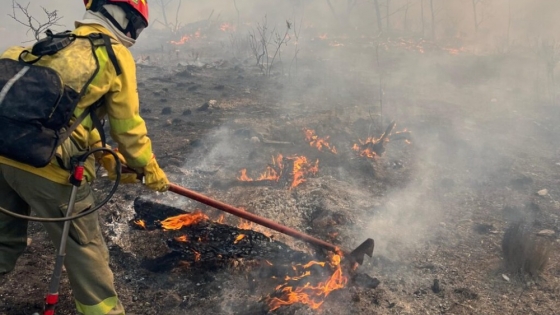 Bomberos contuvieron un incendio y se mantiene el riesgo extremo en Córdoba