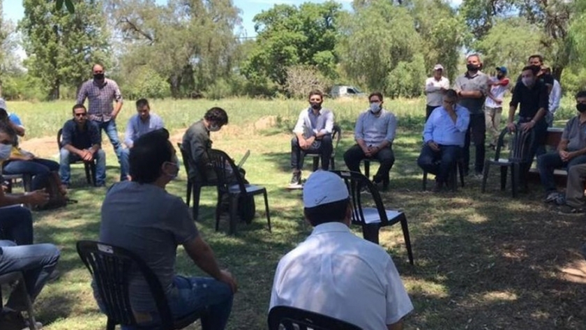 El ministro Tobías se reunió con productores de membrillo