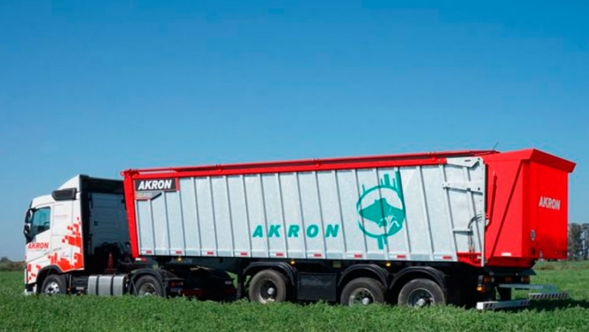 Novedosa caja compactadora de forraje de Akron