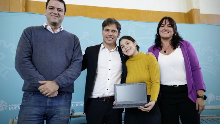 Se entregaron 264 computadoras a estudiantes de Nueve de Julio