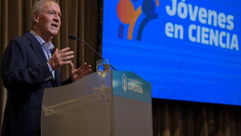 Schiaretti presentó el programa “Jóvenes en Ciencia”