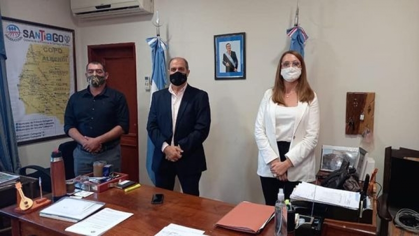 El ministro Mandrille hizo entrega de una camioneta al Parque Provincial Copo