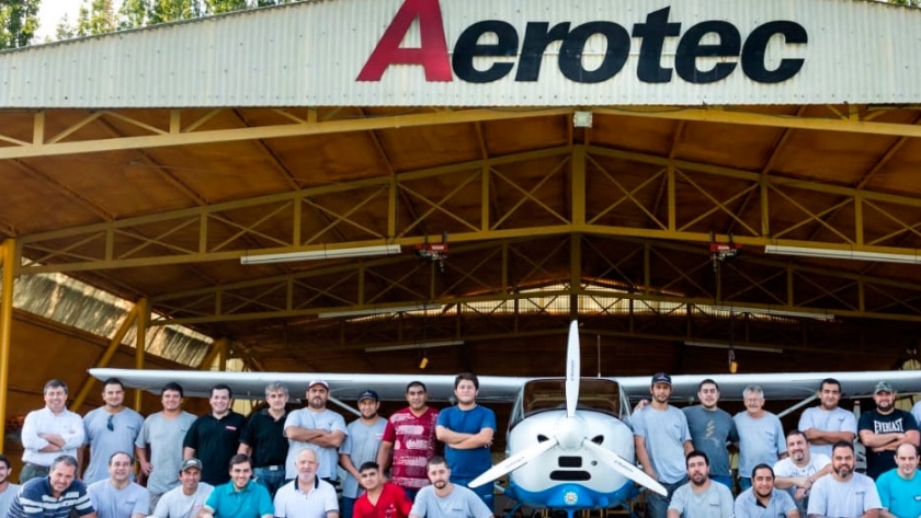 Aerotec exporta su primer avión a Perú