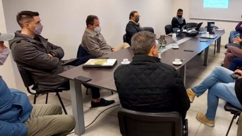 Economía convocó a referentes y entidades representativas del sector ajero