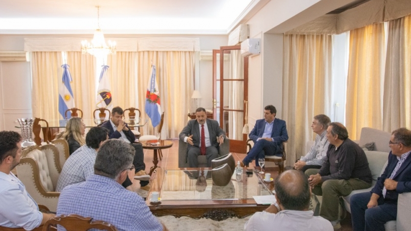 El gobernador Ricardo Quintela recibió a autoridades del INTA para trabajar en conjunto
