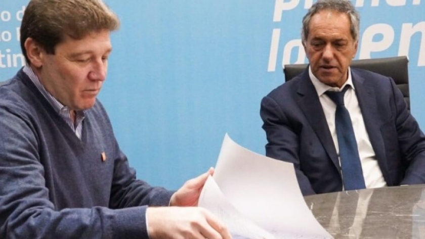 El Gobernador Melella entregó al Ministro Scioli el plan de ampliación de la matriz productiva fueguina que lleva adelante el Gobierno