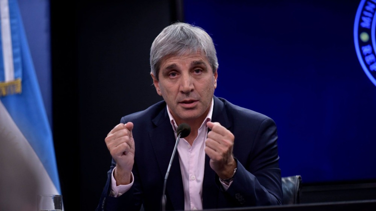 El Gobierno busca estabilizar el mercado y reactivar la economía en medio de vencimientos por $25 billones