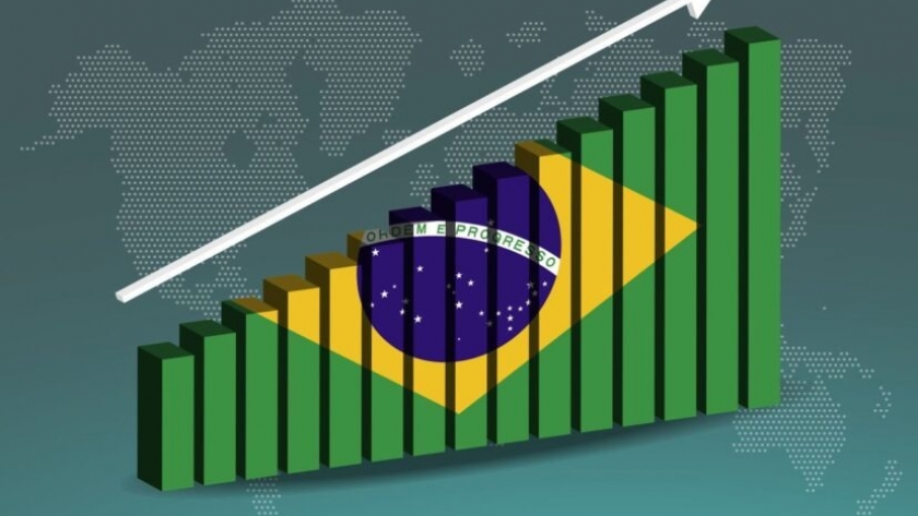 El superávit comercial de Brasil se fortalece impulsado por aumentos en exportaciones