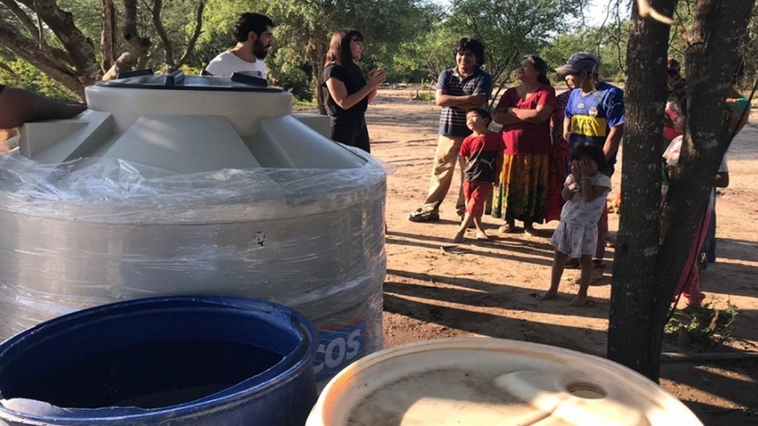Comunidades en emergencia recibieron tanques para agua segura