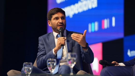 Pullaro pidió en el AmCham Summit 2025 un federalismo real y un plan productivo para el interior
