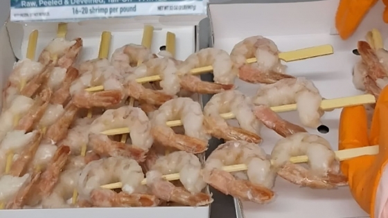 Del puerto a la góndola: un langostino elaborado en Santa Cruz busca ganar espacio en el mercado de Estados Unidos