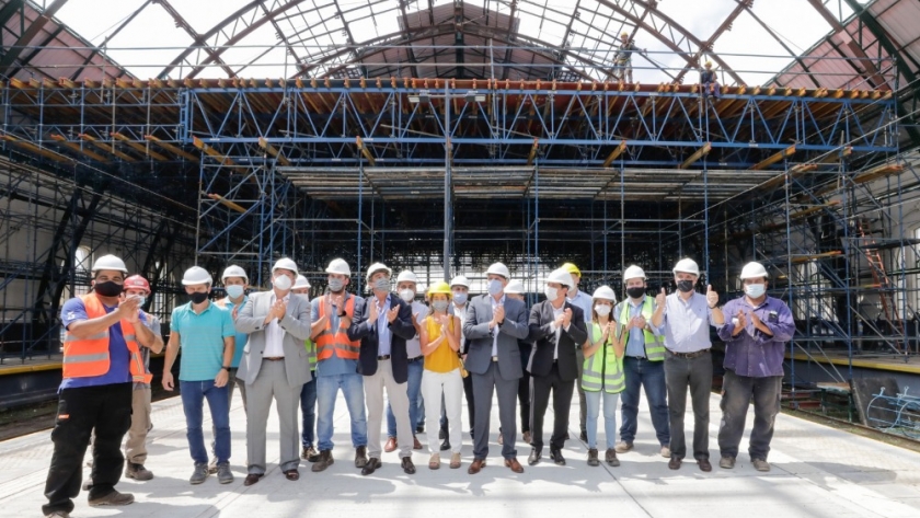 El ministro Guerrera supervisó la obra de renovación de los techos en la estación La Plata