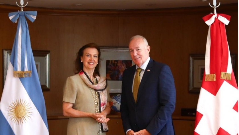 Encuentro de la Canciller Mondino con el Embajador de Suiza