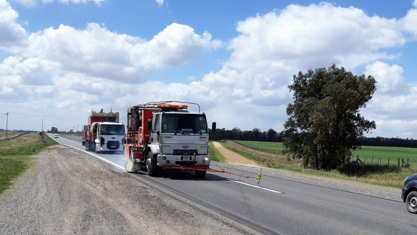 En jurisdicción del distrito Bahía Blanca, Vialidad Nacional ejecutó trabajos de pintura horizontal en la RN3 norte
