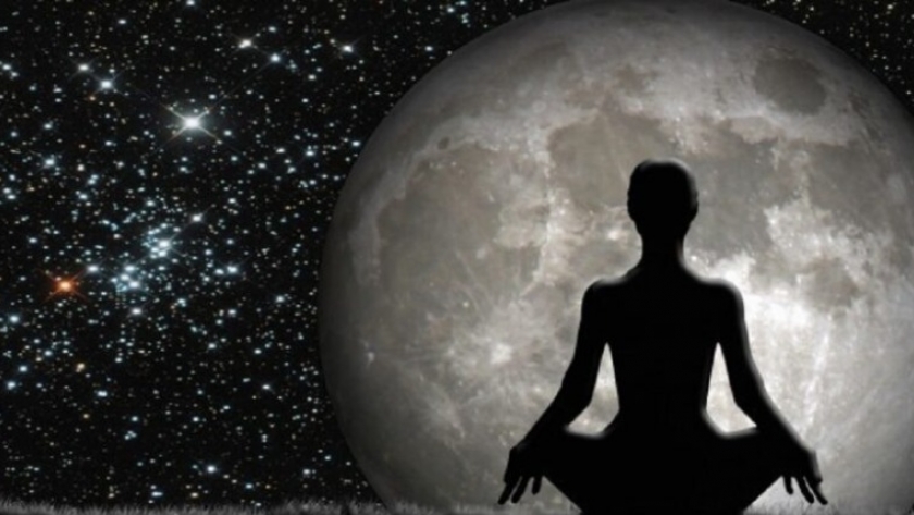 Yoga, gong, vino, empanadas y luna llena, un anochecer a puro relax en Bodega Bombal