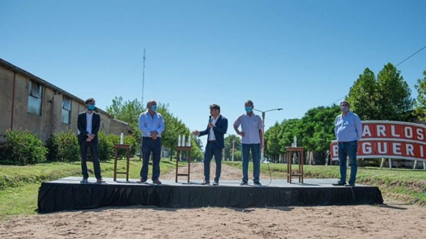 Simone acompañó a Kicillof en la presentación del Plan Estratégico de Mejora de Caminos Rurales