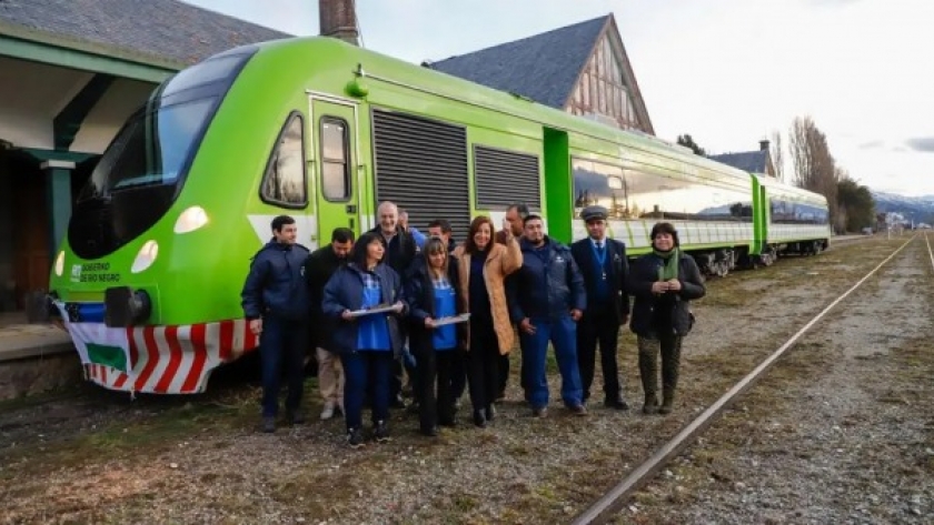 Carreras acompañó la inauguración de la excursión Bariloche-Perito Moreno del Tren Patagónico