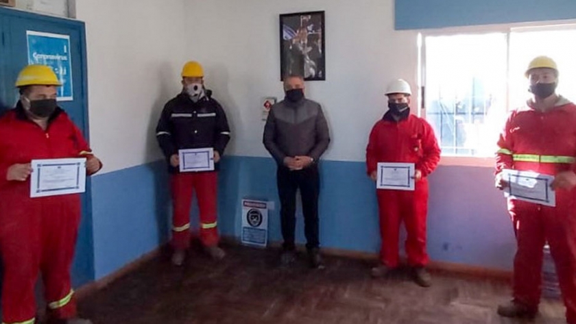 Se entregaron diplomas de capacitación a trabajadores portuarios