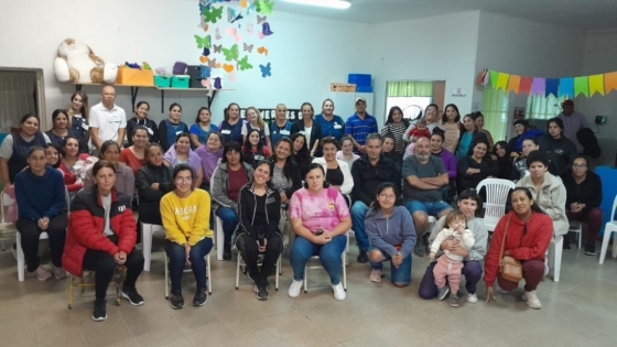 Primera reunión del centro de apoyo al niño y la familia con referentes familiares