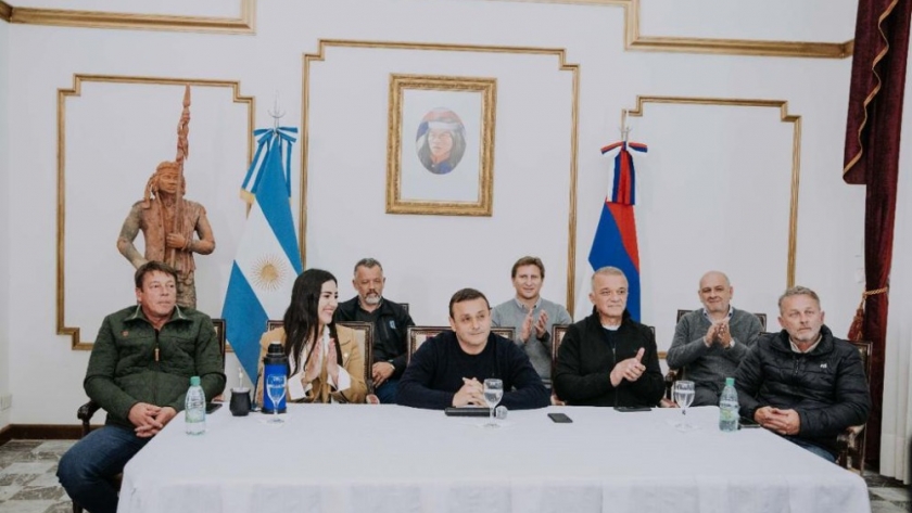 Oscar Herrera Ahuad y Sergio Massa habilitaron el nuevo puente sobre el Arroyo Tunas y obras de pavimentación en Azara