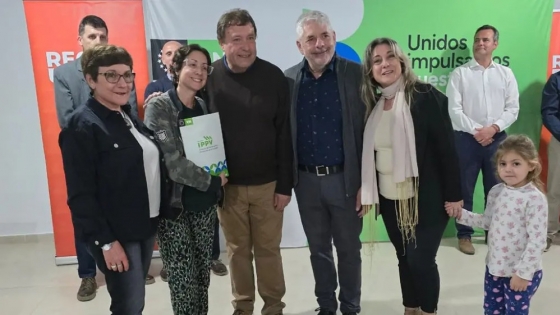 Weretilneck anunció obras históricas y entregas sociales en Villa Regina