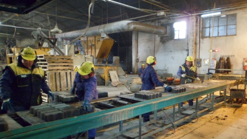 Vialidad provincial llegará este año a los 40 millones de adoquines producidos