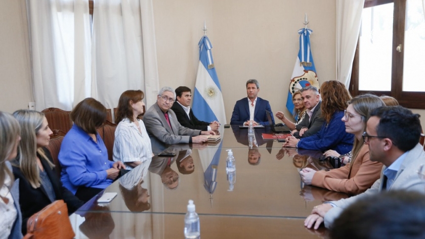 Presentaron al gobernador el anteproyecto de Ley de Administración Financiera y Control Interno