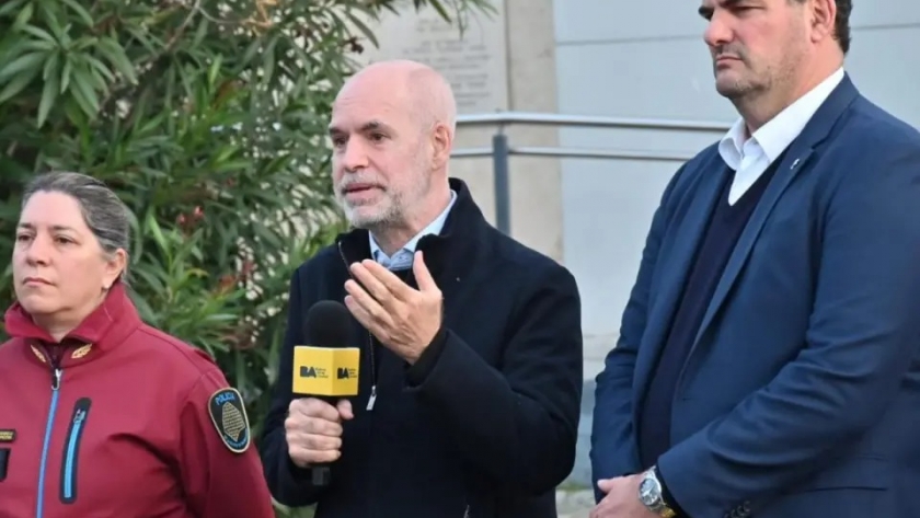 Rodríguez Larreta y Burzaco presentaron las pistolas Taser que usará la Policía de la Ciudad